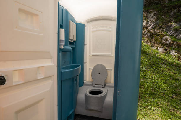 Porta potty rental for outdoor events in Brownsville, KY